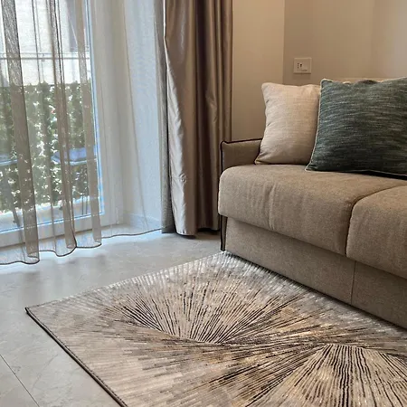 Guest house Elegant *